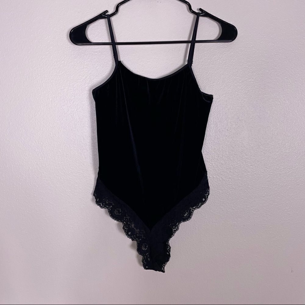 Victoria’s Secret Vintage Black Velour‎ Lace Trim Bottom Cheeky Bodysuit Medium